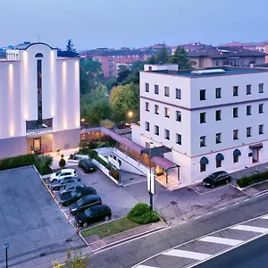 hotel-gardenia-borgo-san-michele.hotelinveneto.com/